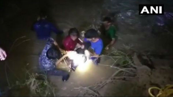 Madhya Pradesh: 6 people killed, 19 injured after a bus fell into a river in Raisen, last night; injured being treated at a local hospital Madhya Pradesh: 6 people killed, 19 injured after a bus fell into a river in Raisen, last night; injured being treated at a local hospital