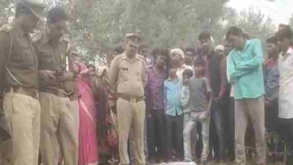 Dabang burns girl in bushes and walks away Dabang burns girl in bushes and walks away