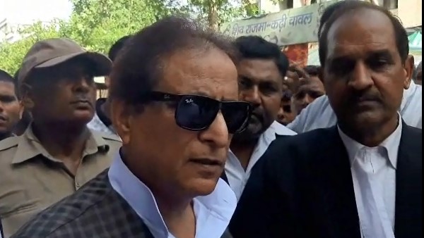 तजीन फातिमा के लिए रैली को संबोधित किया
