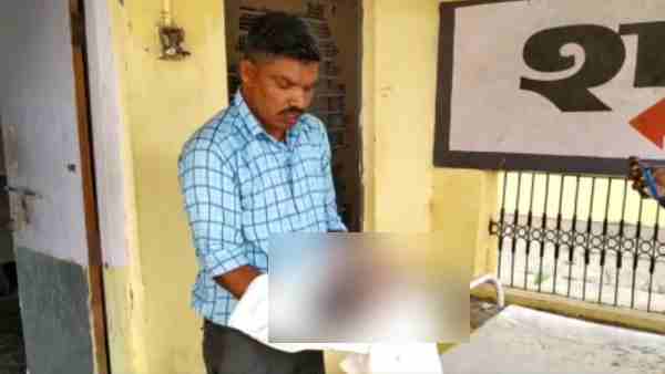 8-month-old newborn trapped in toilet of District Women Hospital in Bareilly 8-month-old newborn trapped in toilet of District Women Hospital in Bareilly