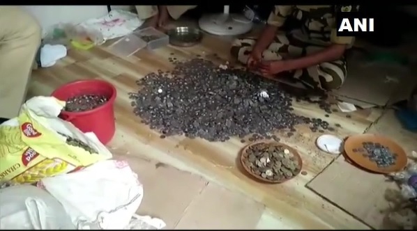 पैसे गिनने में लगे 6 घंटे