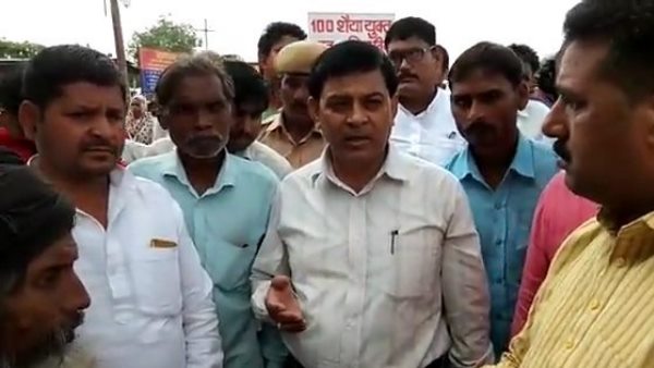 couple died as wall collapse in rain in chandauli couple died as wall collapse in rain in chandauli