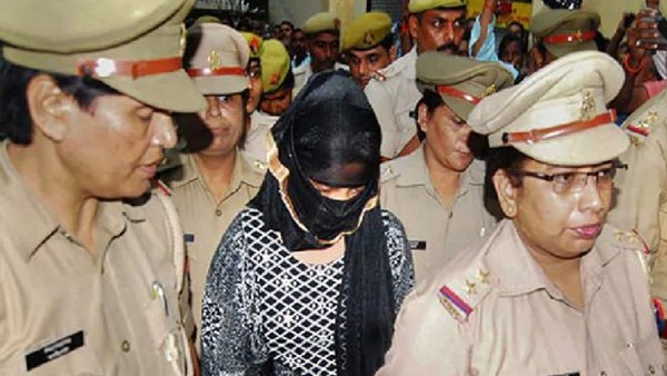 चिन्मयानंद के वकील ने कहा- मसाज कराना कोई गैर कानूनी नहीं
