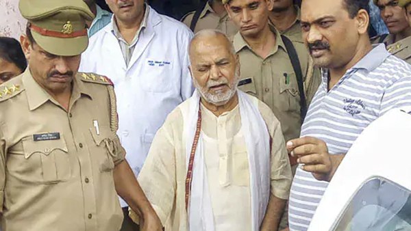 छात्रा ने वीडियो बनाने के लिए ऑनलाइन चश्मा मंगवाया था