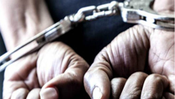 एकतरफा प्यार में पागल था कमांडेंट
