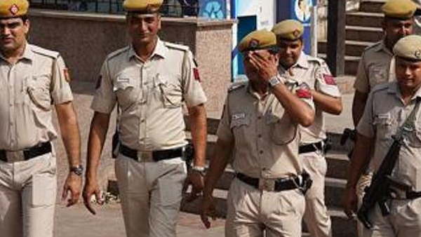 रहस्य खंगालने में जुटी पुलिस