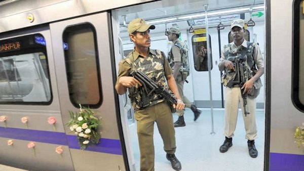 दिल्ली के 8 जिलों में 425 बड़ी इमारतें, सुरक्षा बढ़ाई गई