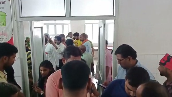 girl student attacked by knife in girl student attacked by knife in