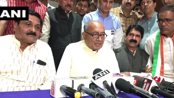 Digvijaya Singh says savarkar name was registered conspiracy behind Mahatma Gandhis murder Digvijaya Singh says savarkar name was registered conspiracy behind Mahatma Gandhis murder