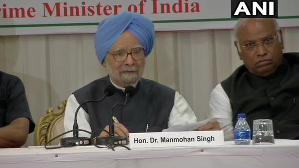 Manmohan Singh, maharashtra assembly elections 2019, BJP, Maharashtra, economic slowdown, economy, mumbai, मनमोहन सिंह, महाराष्ट्र, अर्थव्यवस्था Manmohan Singh, maharashtra assembly elections 2019, BJP, Maharashtra, economic slowdown, economy, mumbai, मनमोहन सिंह, महाराष्ट्र, अर्थव्यवस्था