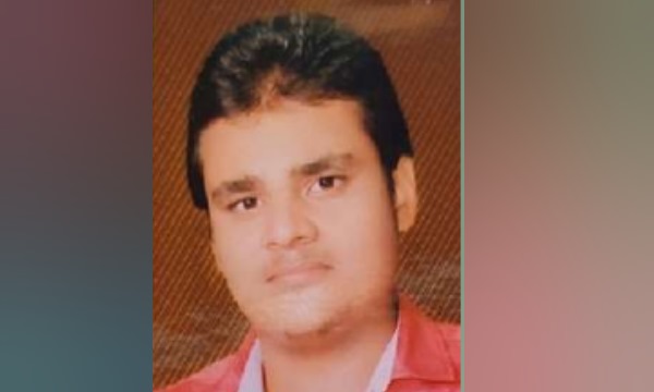 कमरे से आई गोली चलने की आवाज