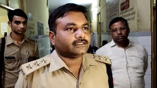 girl student molested and injured by gunshot at etah girl student molested and injured by gunshot at etah