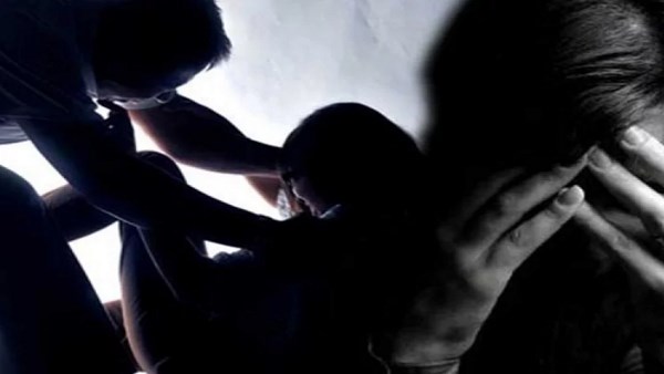 रास्ते में नाबालिग भाई—बहन को रोका