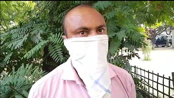 10 years-girl physically harassed by shopkeeper at hardoi 10 years-girl physically harassed by shopkeeper at hardoi