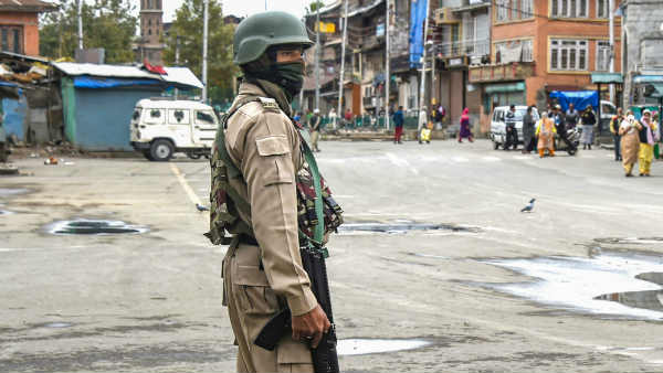 पाकिस्तान दे रहा आतंकवाद को बढ़ावा