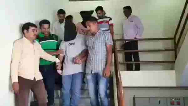 कमलेश तिवारी पर 15 बार चाकू से हमला किया गया था