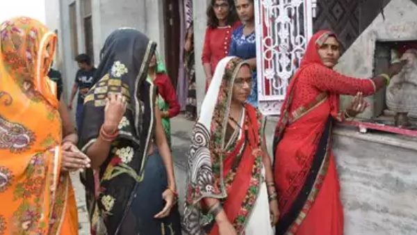 पति की चिता के साथ सती हो गई थी महिला