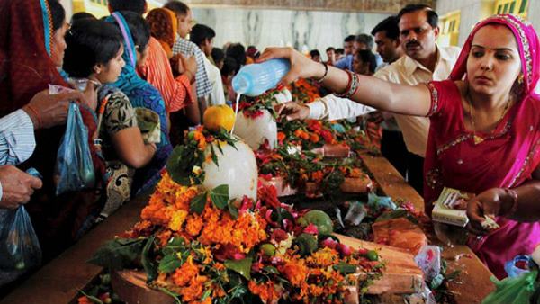 kashi-vishwanath-temple-trust-council-prohibits-the-packet-milk kashi-vishwanath-temple-trust-council-prohibits-the-packet-milk