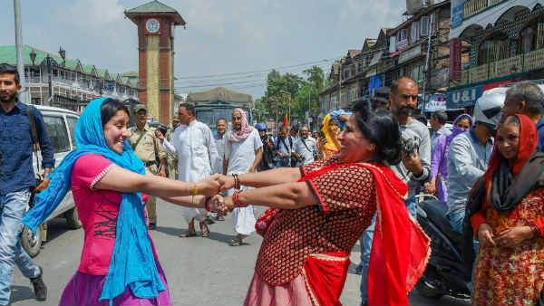 Kashmiri Pandits living in Valley will get concession in admission in higher education Kashmiri Pandits living in Valley will get concession in admission in higher education