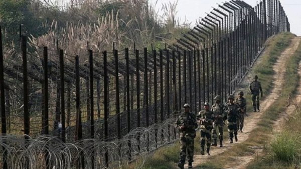 PoK के आतंकी कैंपों में ट्रनिंग ले रहे हैं 500 आतंकी