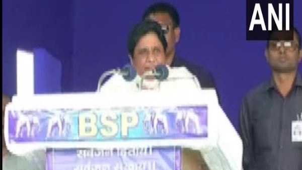 'मैं भी बौद्ध धर्म की अनुयायी बनने के लिए दीक्षा अवश्य लूंगी'