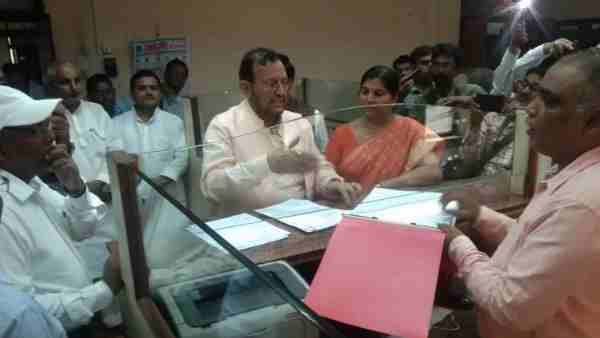 Cabinet Minister Suresh Khanna visited Mirzapur Cabinet Minister Suresh Khanna visited Mirzapur