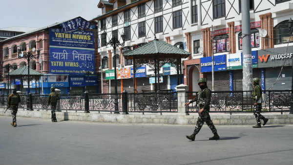 'प्यार की ताकत, ब्लैकआउट की ताकत से ज्यादा है'