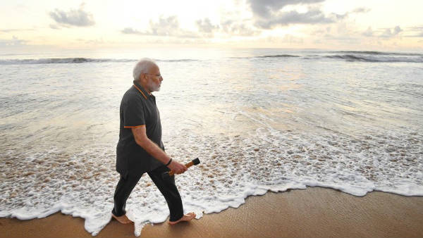 pm modi has shared a poem on twitter, the idea of which originated on the beach in mahabalipuram pm modi has shared a poem on twitter, the idea of which originated on the beach in mahabalipuram