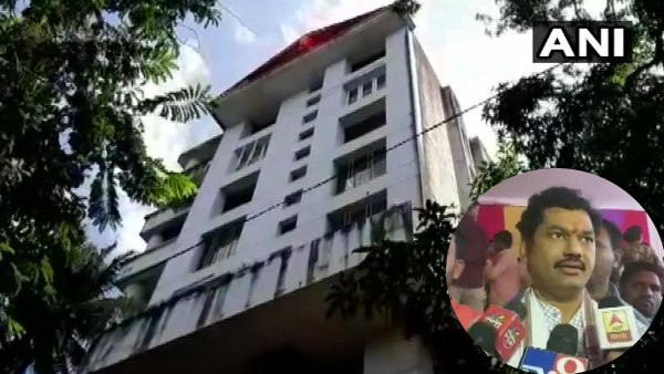 flat of NCP leader Dhananjay Munde, in Pune, has been attached by Shivajirao Bhosale Sahakari Bank flat of NCP leader Dhananjay Munde, in Pune, has been attached by Shivajirao Bhosale Sahakari Bank