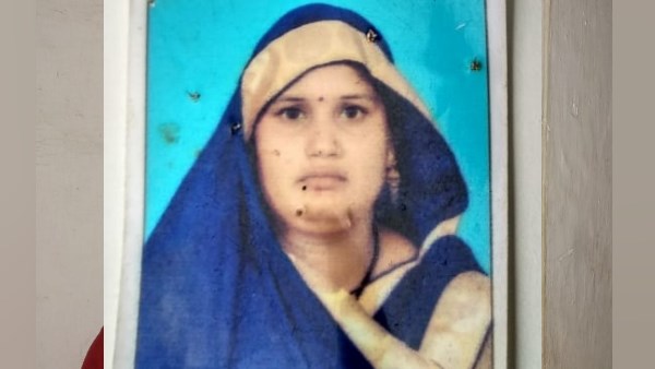 बच्चों की आंखों के सामने मां का कत्ल