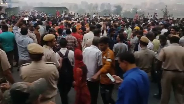 17-years-adarsh-shot-dead-by-mafias-in-adarsh-nagar-of-delhi 17-years-adarsh-shot-dead-by-mafias-in-adarsh-nagar-of-delhi