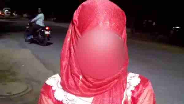 Landlord physical attack woman in Noida Landlord physical attack woman in Noida