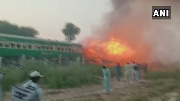 pakistan, trian, fire pakistan, trian, fire