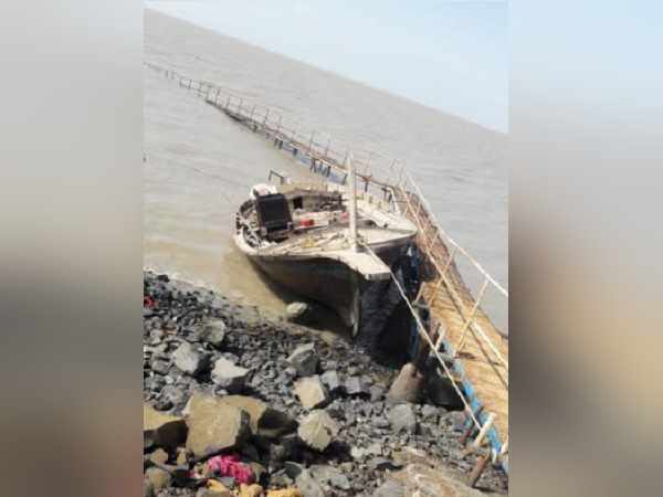 भारत-पाक सीमा से भी 10 किमी दूर