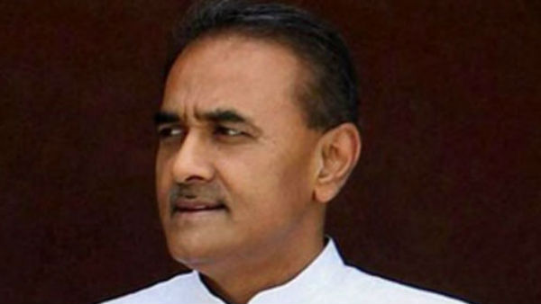 प्रफुल्ल पटेल और दाऊद इब्राहिम के खास गुर्गे के साथ हुई थी लैंड डील?