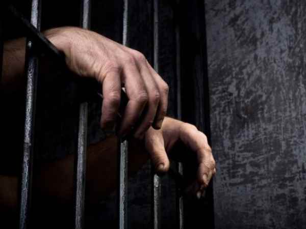 समझौता करने का दबाव बनाया जा रहा