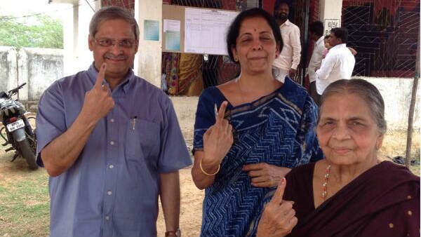 राजनीतिक परिवार में ही पैदा हुए प्रभाकर