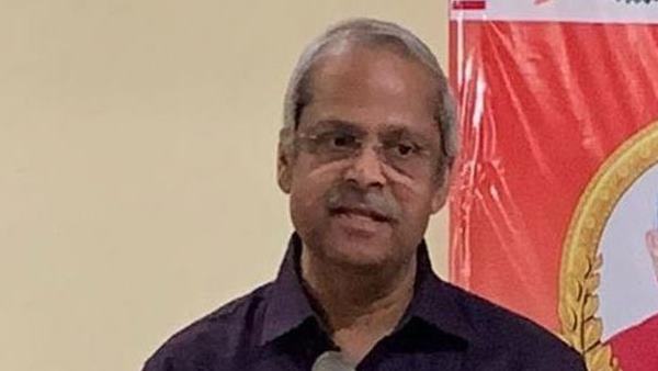 नेहरू की आलोचना की जगह मनमोहन सिंह से सीखे सरकार