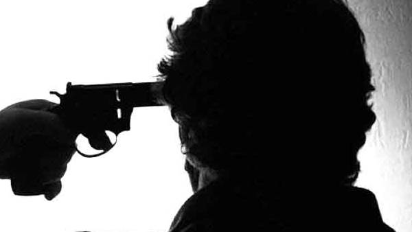 Uttar Pradesh, ATS constable shoots himself, lucknow, ATS , suicide, उत्तर प्रदेश, लखनऊ, खुदकुशी, एटीएस Uttar Pradesh, ATS constable shoots himself, lucknow, ATS , suicide, उत्तर प्रदेश, लखनऊ, खुदकुशी, एटीएस