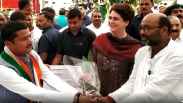 aditi singh cousin manish singh joins congress in priyanka gandhi presence aditi singh cousin manish singh joins congress in priyanka gandhi presence
