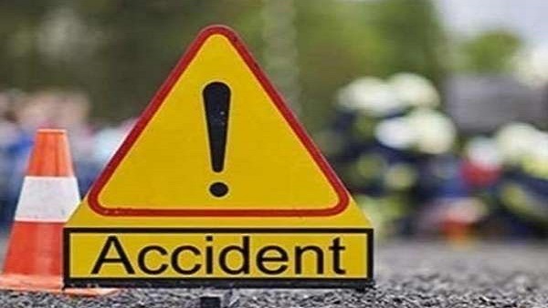 maharashra assembly elections 2019: Three killed after bus carrying voters collides with truck in pune maharashra assembly elections 2019: Three killed after bus carrying voters collides with truck in pune
