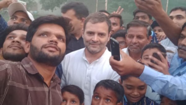 Rahul Gandhis chopper made an emergency landing in Rewari after addressing an election rally Rahul Gandhis chopper made an emergency landing in Rewari after addressing an election rally