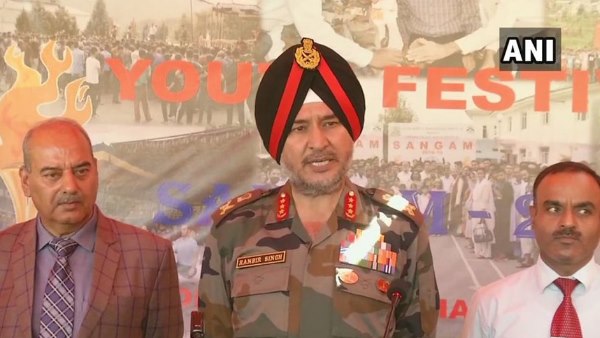 आतंकियों के पास हथियारों की कमी
