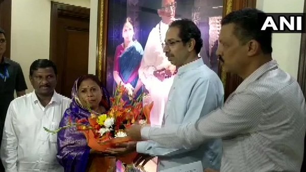 4 independent MLAs have extended their support to Shiv Sena Maharashtra 4 independent MLAs have extended their support to Shiv Sena Maharashtra