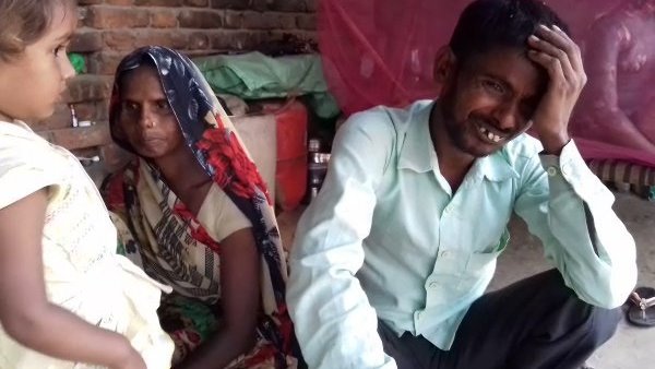 70 फीसदी जली बच्ची, घर पर मौत से जूझ रही