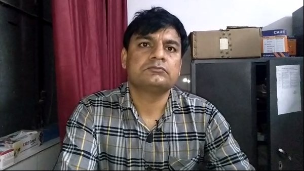 पिता ने बताया- कैसे बेटे ने मारे चाकू