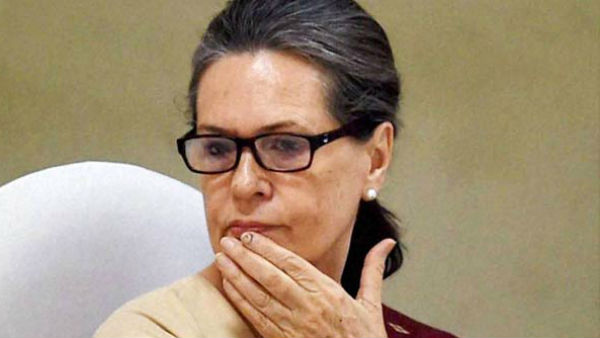 गुटों में बंटी कांग्रेस