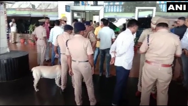box exploded at Karnataka Hubli Railway Station One person injured box exploded at Karnataka Hubli Railway Station One person injured
