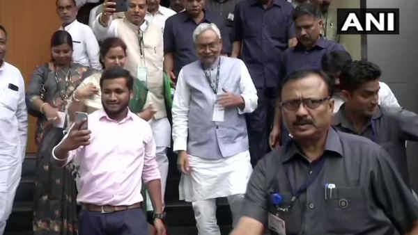 राष्ट्रीय परिषद के सदस्यों ने मुख्यमंत्री के राष्ट्रीय अध्यक्ष के पद पर सर्वसम्मति से हुए निर्वाचन पर अपना मुहर लगाया। राष्ट्रीय परिषद के सदस्यों ने मुख्यमंत्री के राष्ट्रीय अध्यक्ष के पद पर सर्वसम्मति से हुए निर्वाचन पर अपना मुहर लगाया।