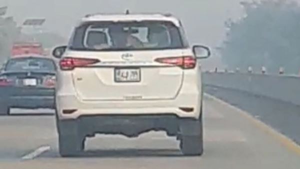 गाड़ी के नंबर के आधार पर केस